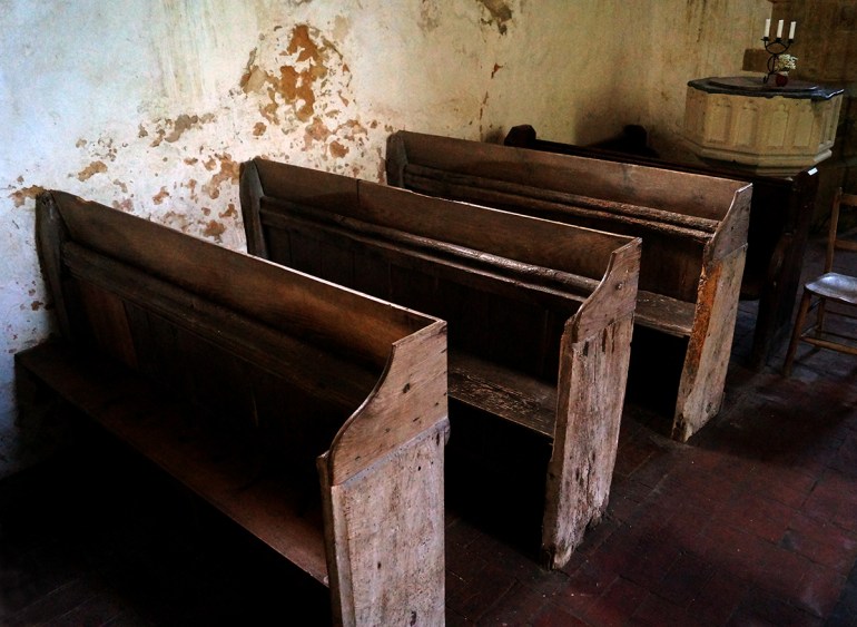 church-pews-Hamsey