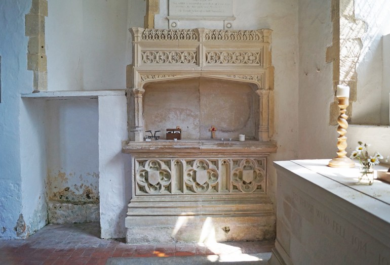 Old-Hamsey-Church-interior